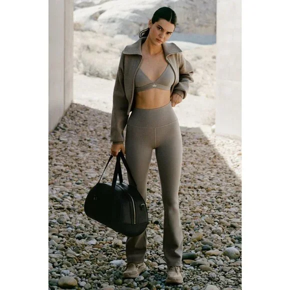 Alo Yoga Airbrush High-Waist Bootcut Legging in Light Cocoa - Picture 2 of 9